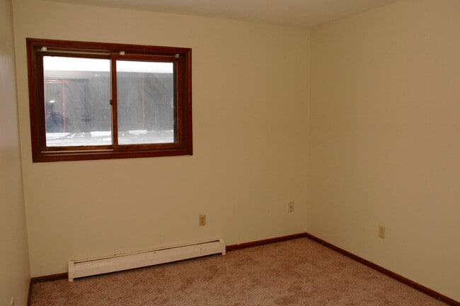 Building Photo - 2940 Vineland Ave SE Rental