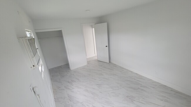 Photo - 1174 NW 101st St Unidad 2