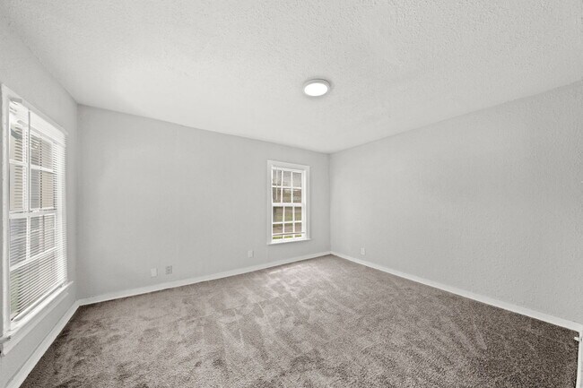 Photo - 1721 W 5th St