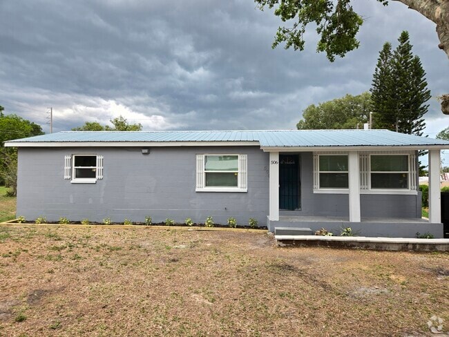 Building Photo - 506 E Maple St Rental