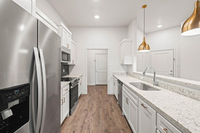 Photo - 7016 40th St