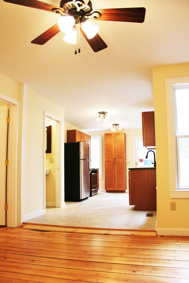 Building Photo - 39 Peru St Unit APT 1