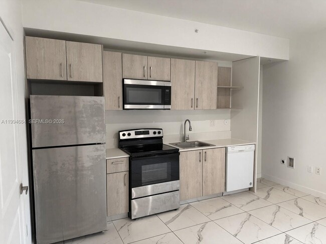 Photo - 420 SW 7th Ave Unidad 103