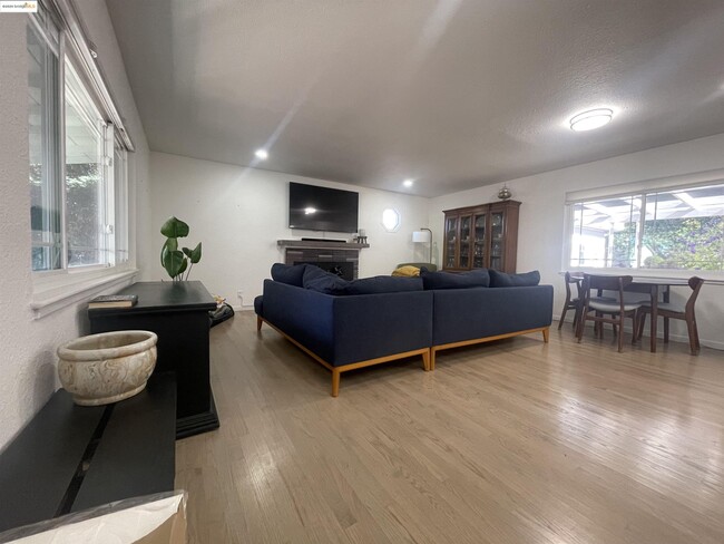 Photo - 1248 Hale Dr