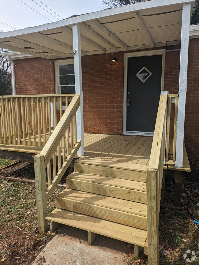 Building Photo - 201 N Dilling St Rental