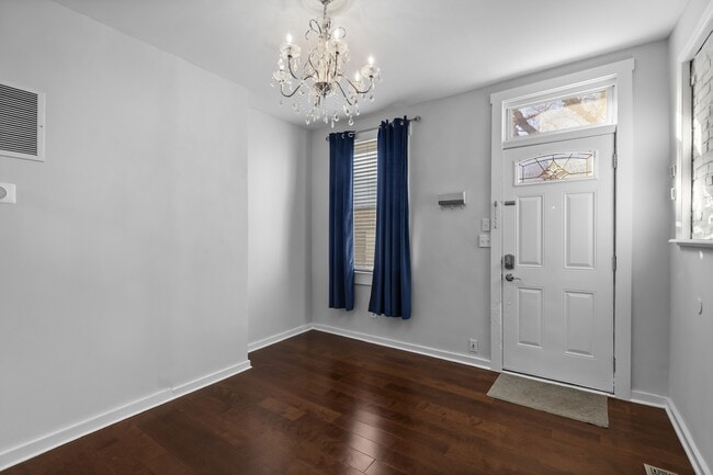 Photo - 1423 Olive St