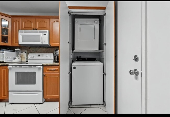 1800 W 54th St Unit 109