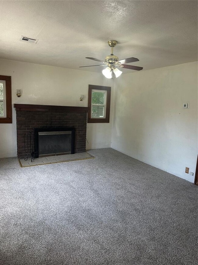 Photo - 815 Sunset Dr