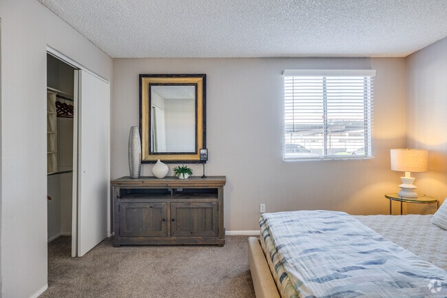 A4 1BR, 1BA - 585SF