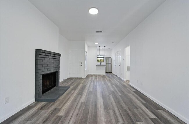 Photo - 9508 Kempler Dr Unit B