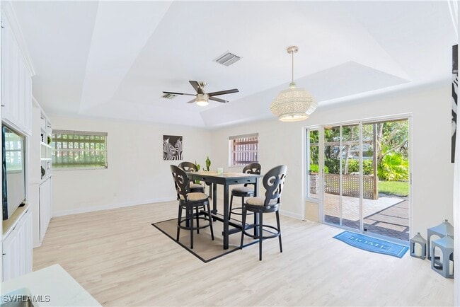 Building Photo - 2125 Marina Dr