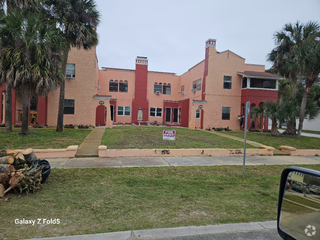 Building Photo - 420 N Oleander Ave Unit 3 Rental