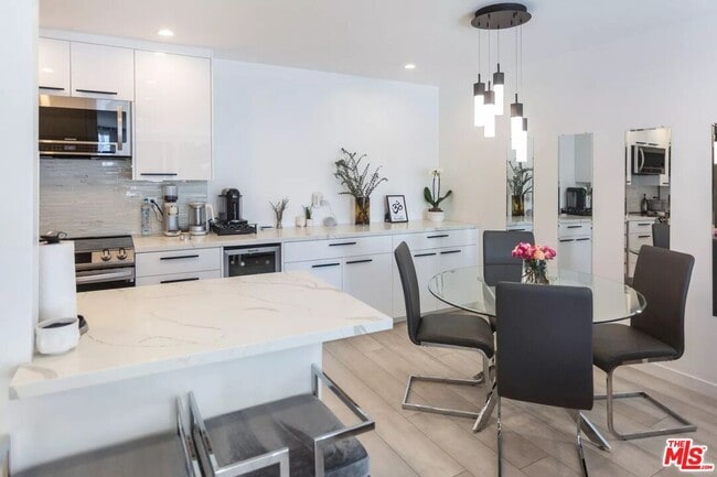 Photo - 8535 W Knl Dr Unidad 212