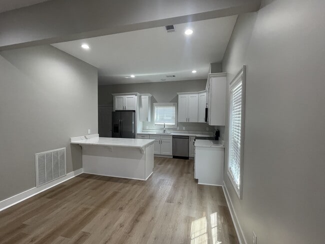 Photo - 104 W 9th St