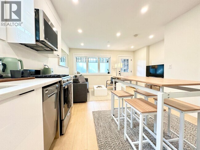 Photo - 1672 E 15th Ave