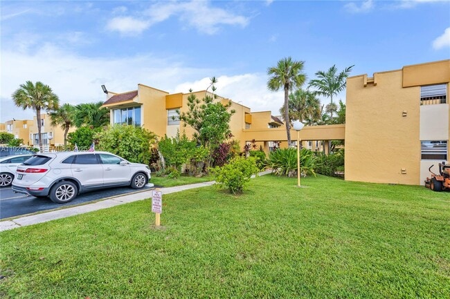 Photo - 9311 SW 4th St Unidad 105B