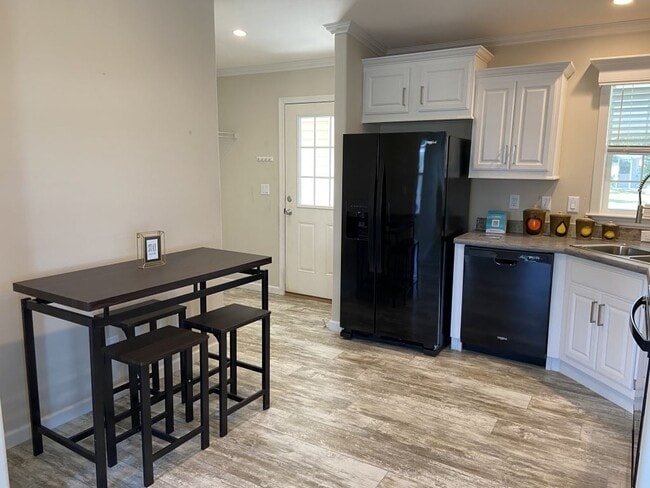 Photo - 1405 82nd Ave