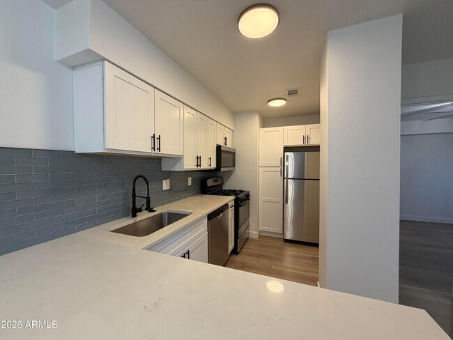 Photo - 302 E Monte Vista Rd Unit C8