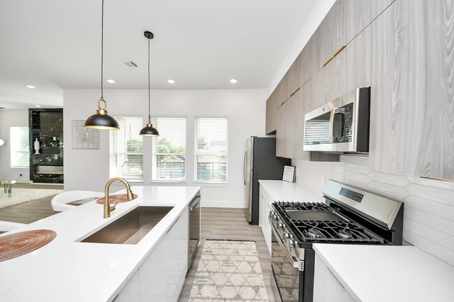 Building Photo - 3602 Runnels St Rental