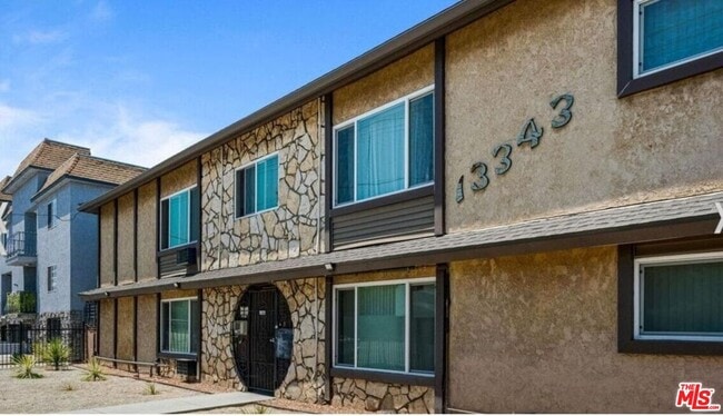 Photo - 13343 Victory Blvd Unidad 2