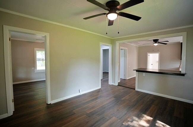 Photo - 417 W 31st St