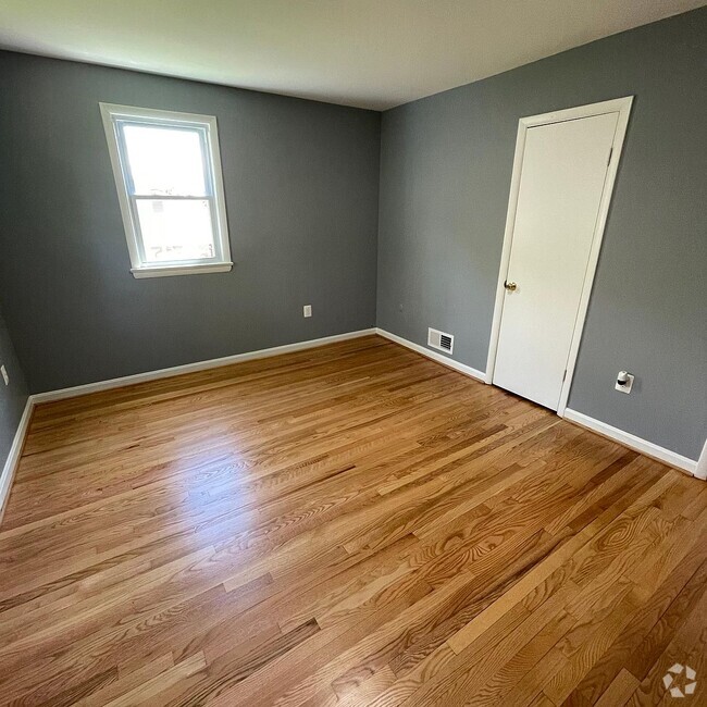 Building Photo - 4903 Brandon Ln Rental