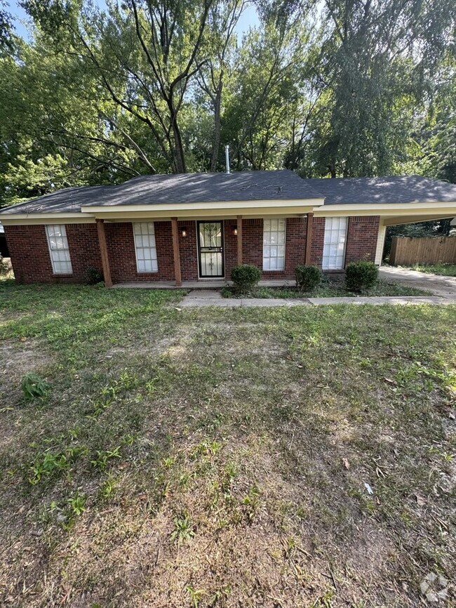 Building Photo - Single-Family Home - Whitehaven - 3bed/2bath