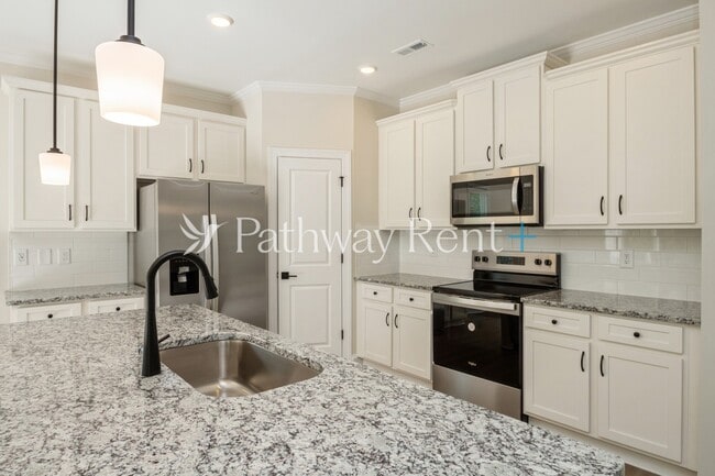 Photo - 123 Wembury Ln