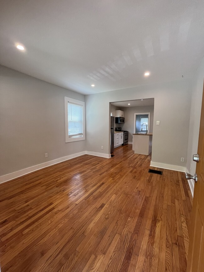 Livingroom - 2546 Duck Creek Rd Unit First Floor