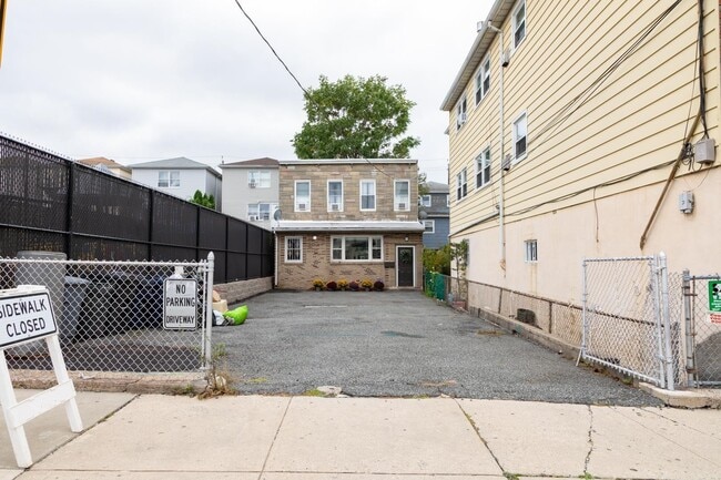 Photo - 129 71st St House