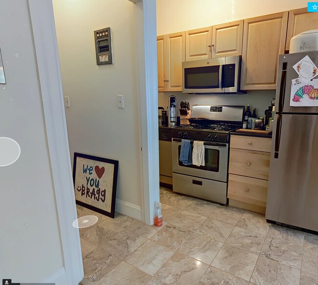 Photo - 1069 Beacon St Unidad 7