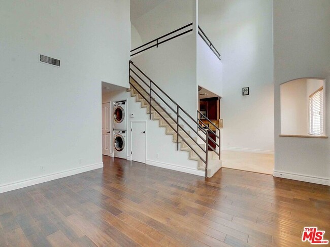 Photo - 4128 Whitsett Ave Unit 203