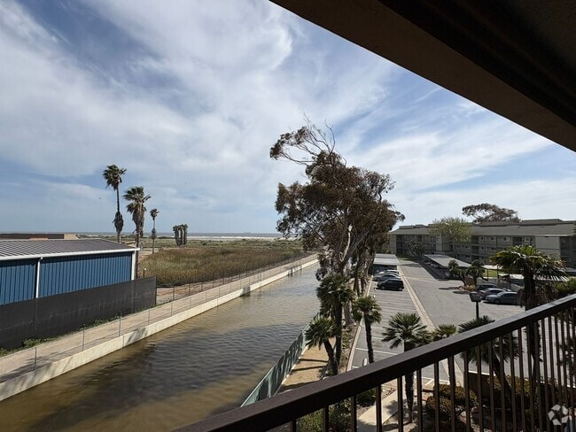 Building Photo - Coastal Comfort Meets Resort-Style Living ... Rental