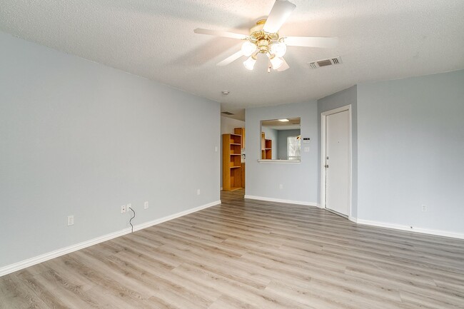 Photo - Spacious Well Maintained 2 Bed- 2.5 Bath T...