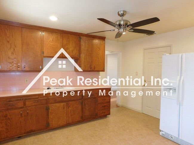 Photo - Nice 2bd/1ba Carmichael Duplex with 1 Car Garage