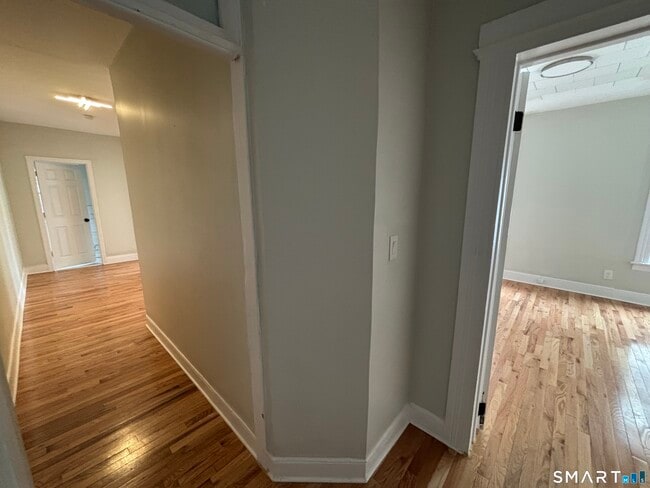 Photo - 241 Lewis St