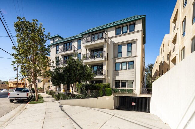 Primary - Cosmopolitan BW Apartments