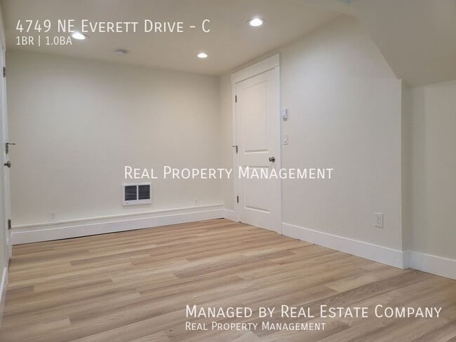 Photo - 4749 NE Everett Dr Unit C