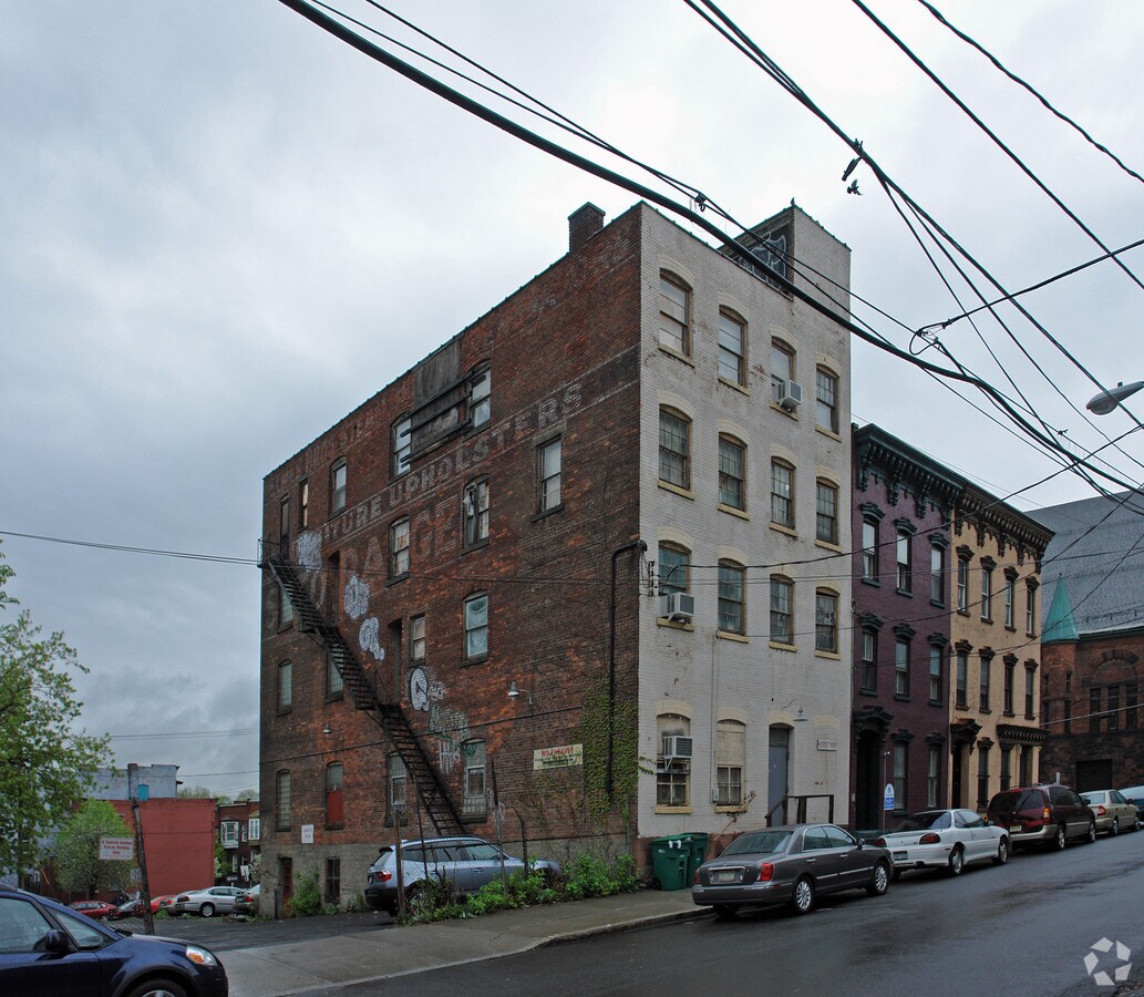 Photo - 5 Sherman St Apartments