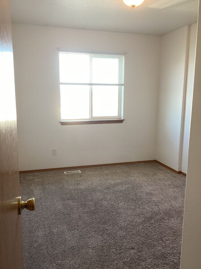 Photo - Nicely updated 4Bed, 2Bath in Airway