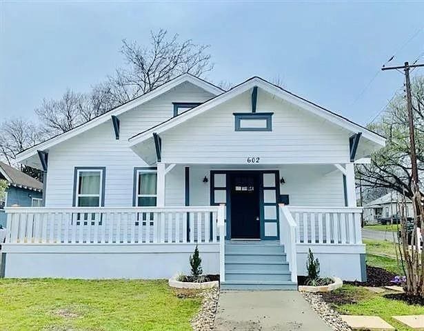 Building Photo - 602 S Chestnut St