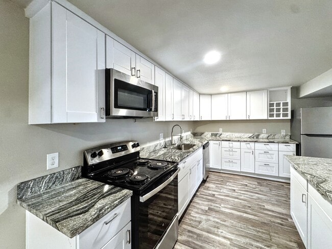 Photo - 806 Paradise Ln