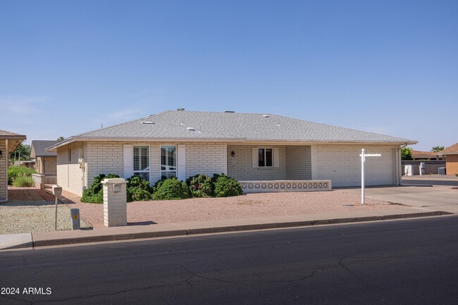 Building Photo - 4613 E Escondido Ave