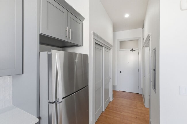 Photo - MOVE IN SPECIAL - See Description for Details Unit 455-206