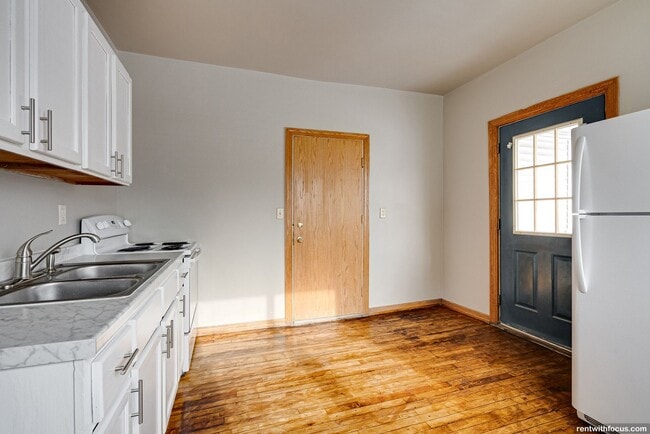 Building Photo - 618 N Ashland Ave