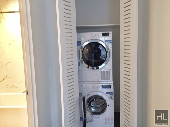 Photo - East 44th Street Unit 27H