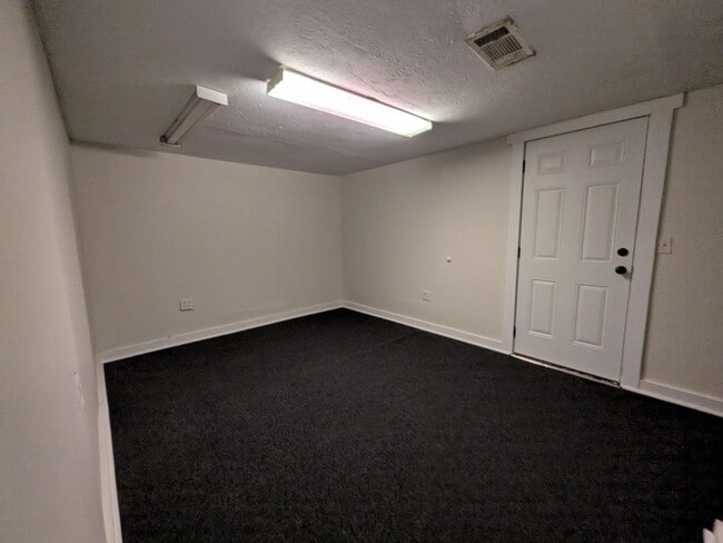 Photo - 1020 N Main St