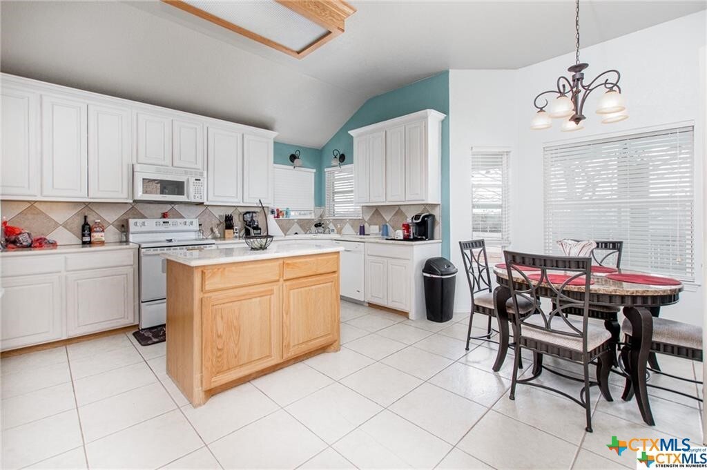 Photo - 1415 Loving Trl