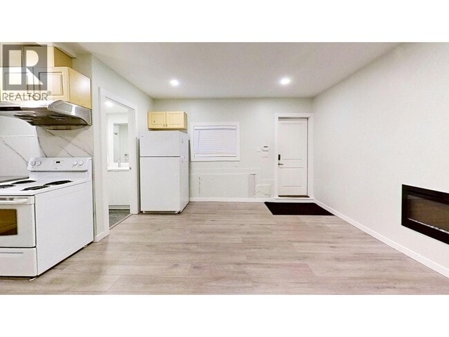 Photo - 966 Stewart Ave