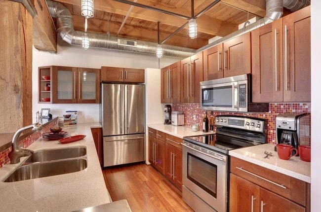 Photo - 400 N 1st St
